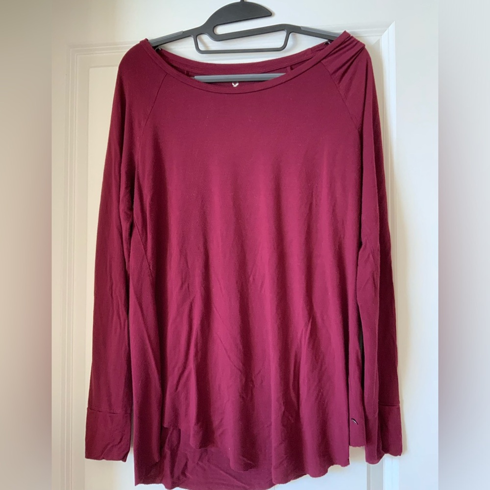 AMERICAN EAGLE WOMENS LONG SLEEVE - SIZE MEDIUM